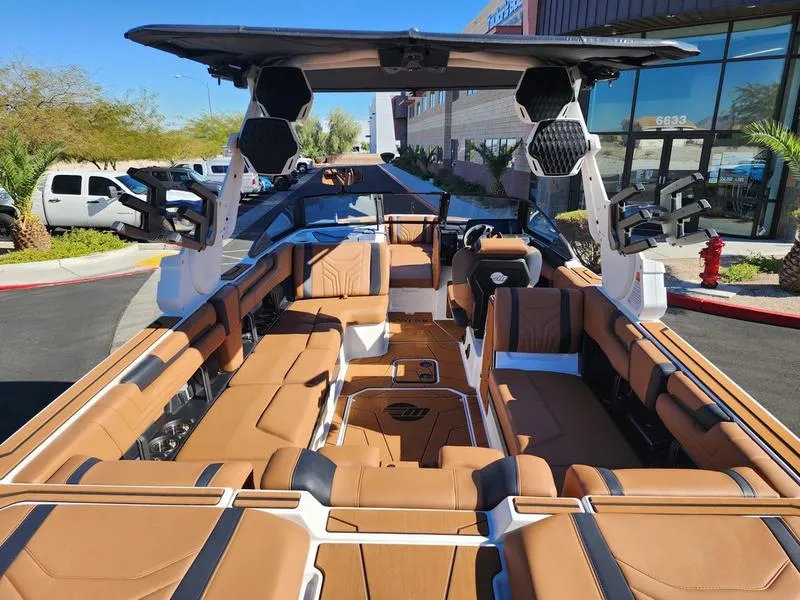Slide: The Image of Malibu 25 LSV 2026 - 23