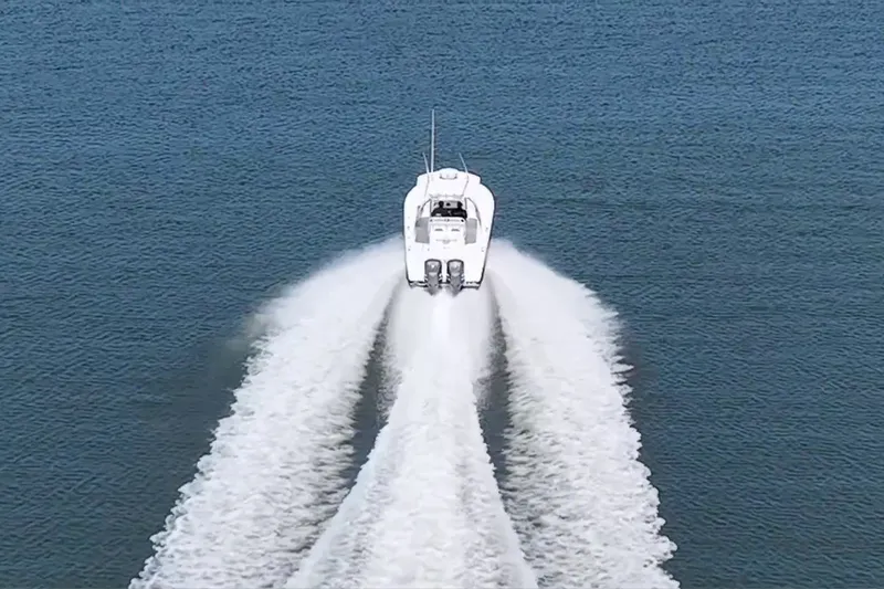 Slide: The Image of 2012 REGULATOR 32FS OVERHEAD RUNNING SHOT - 24