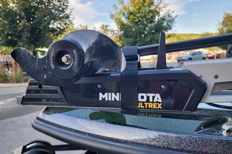 Slide: The Image of Minn Kota Ultrex motor on Nitro Z18 XL Pro, 2027 model, with Wedge 2 propeller. - 7