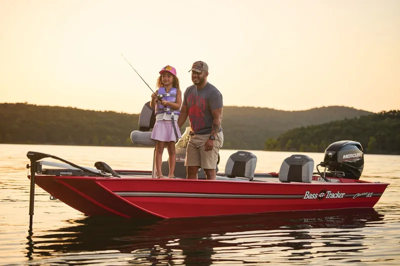 Slide: The Image of Tracker Bass Tracker Classic XL 2027 - 35