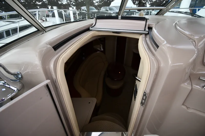 Slide: The Image of Interior view of 2004 Sea Ray 420 Sundancer yacht cabin entrance. - 24