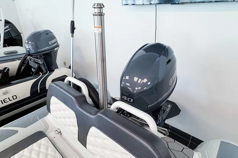Slide: The Image of Bateau Highfield Sport 360 avec moteur Yamaha, année 2026. - 17