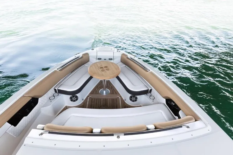 Slide: The Image of 2023-Sea-Ray-SLX-400-MarineMax - 6