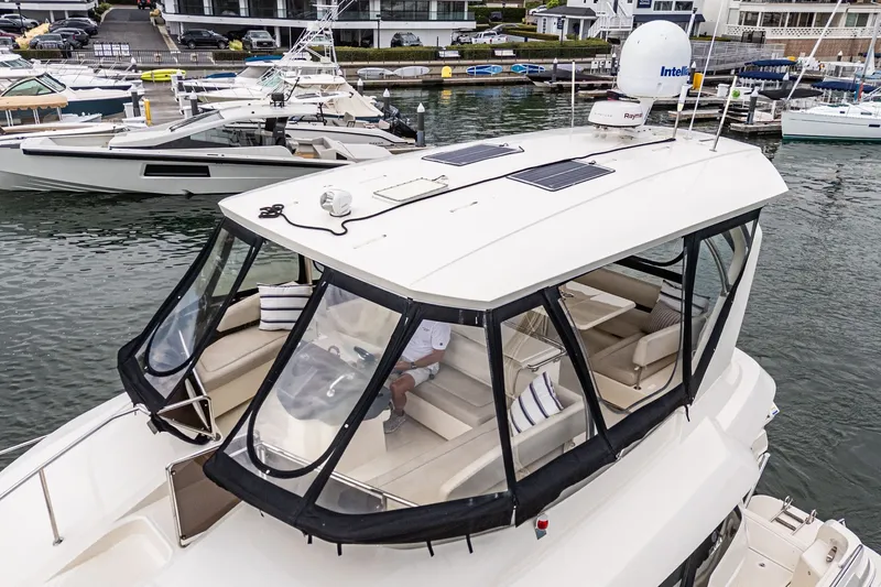 Slide: The Image of Aquila 44 Yacht 2018 - 8