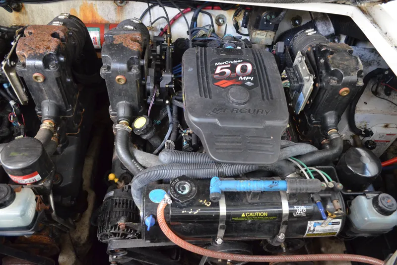 Slide: The Image of Engine compartment of a 2007 Sea Ray Sundancer 280 with MerCruiser 5.0 MPI engine. - 57