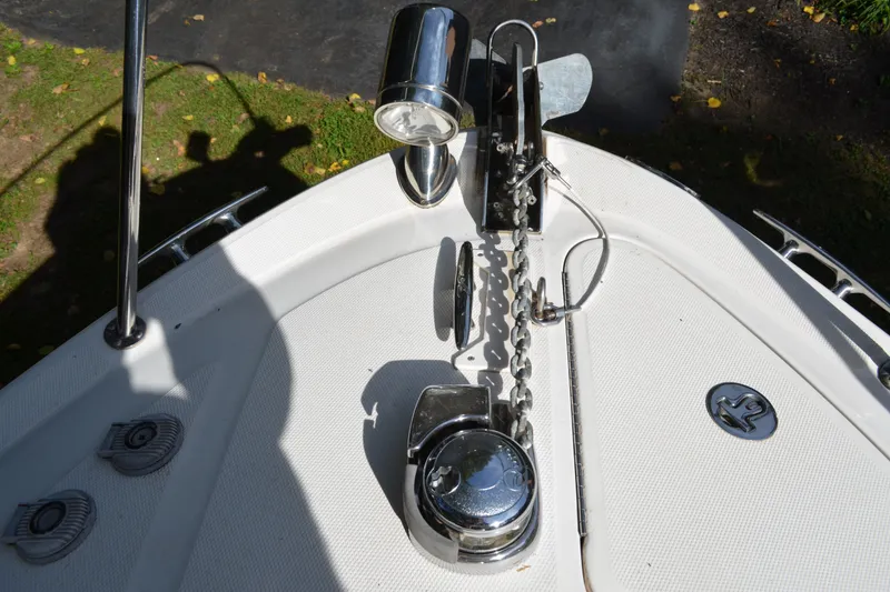 Slide: The Image of Bow of 2007 Sea Ray Sundancer 280 with anchor chain and spotlight. - 9