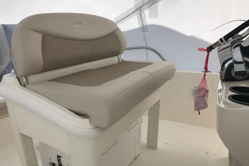Slide: The Image of Manufacturer Provided Image: Boston Whaler 270 Dauntless 2022 boat seat and console area. - 10