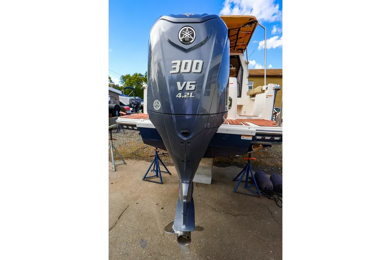 Slide: The Image of 2023 Ranger Tugs R-27 with Yamaha 300 V6 4.2L outboard engine. - 47