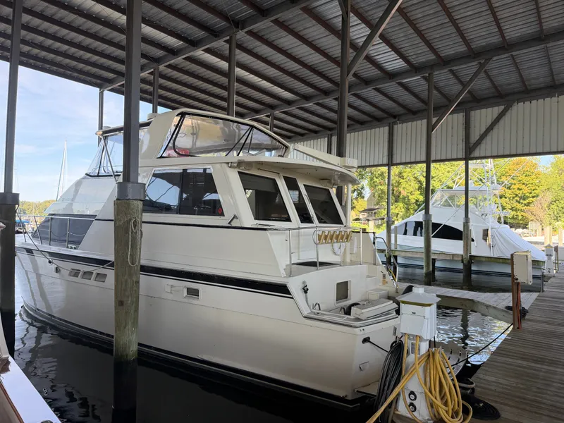 Slide: The Image of Hatteras 52 Cockpit Motor Yacht 1991 - 76