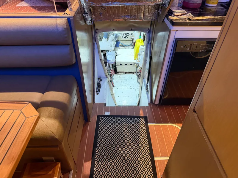 Slide: The Image of Hatteras 52 Cockpit Motor Yacht 1991 - 61