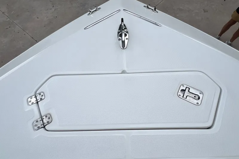 Slide: The Image of Bow deck of 2007 SeaVee 340B Open boat with hatch and cleat. - 68