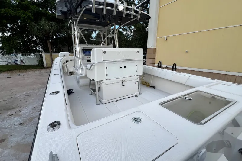 Slide: The Image of 2007 SeaVee 340B Open boat with spacious deck and modern console design. - 26