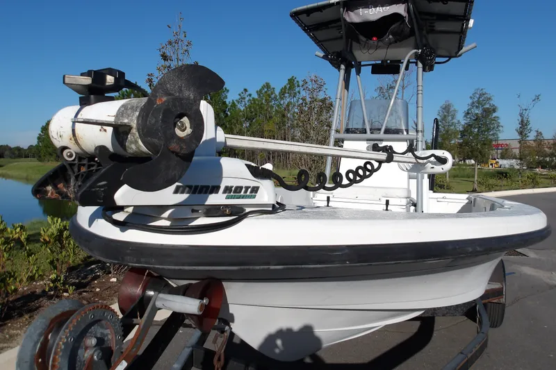 Slide: The Image of 2008 Ranger 2200 Bay Ranger boat with Minn Kota trolling motor on trailer. - 8