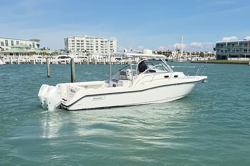 Slide: The Image of Boston Whaler 305 Conquest 2007 en aguas tranquilas del puerto. - 17