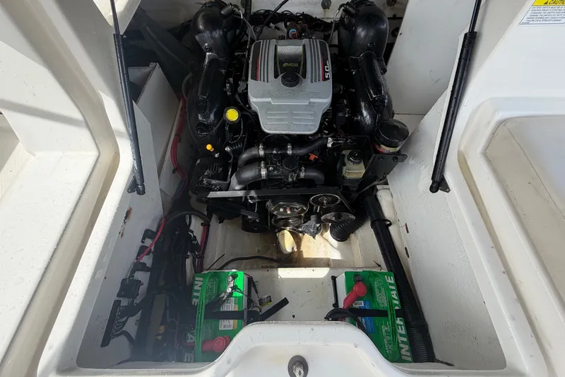 Slide: The Image of Sea Ray 240 Sundeck 2014 - 80