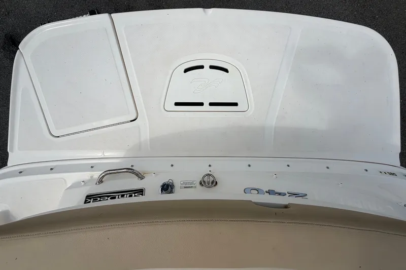 Slide: The Image of Sea Ray 240 Sundeck 2014 - 85