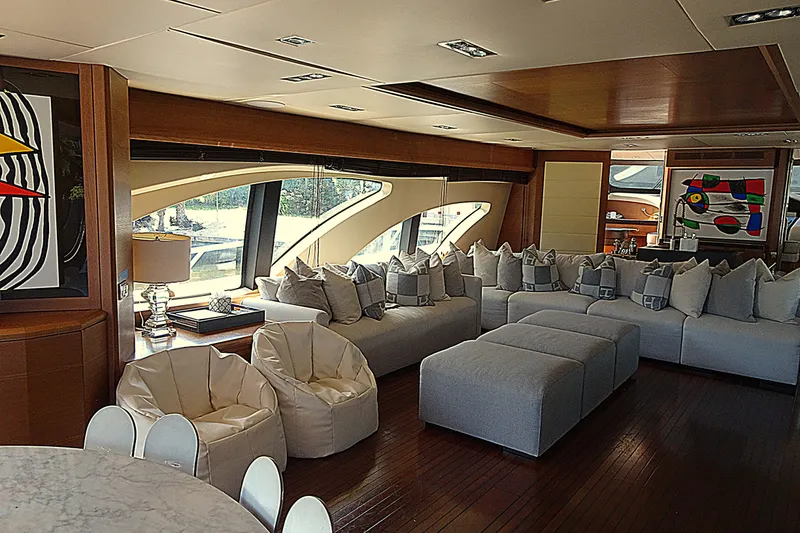 Slide: The Image of Interni lussuosi dello yacht Azimut 100 Leonardo, costruito nel 2010. - 9