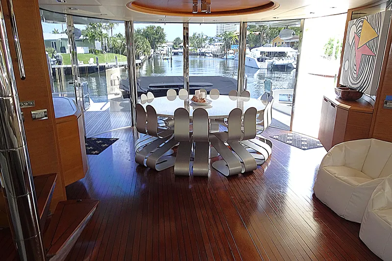 Slide: The Image of Luxe interieur van Azimut 100 Leonardo jacht, gebouwd in 2010. - 13