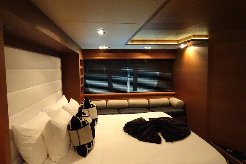 Slide: The Image of Luxe slaapkamer op de Azimut 100 Leonardo jacht, bouwjaar 2010. - 44