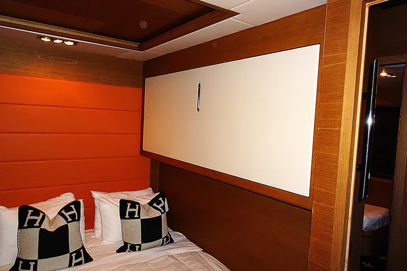 Slide: The Image of Dormitorio lujoso en yate Azimut 100 Leonardo, año 2010. - 39