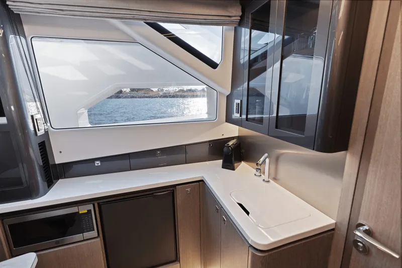 Slide: The Image of Galeon 435 GTO 2027 - 72