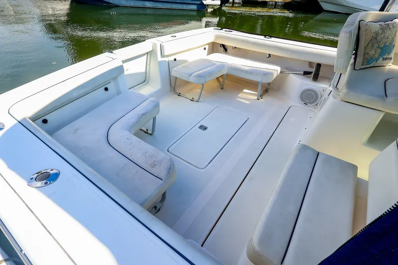 Slide: The Image of 2003 Tiara Yachts 2900 Coronet boat interior with spacious seating and clean design. - 15