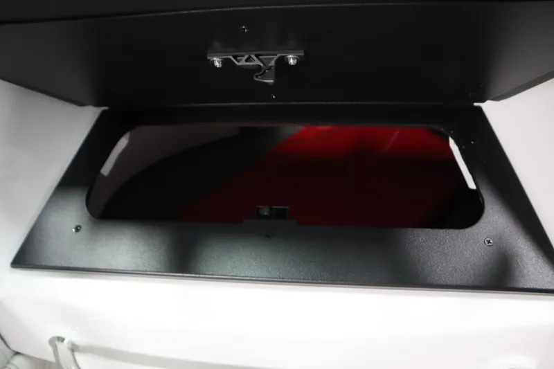 Slide: The Image of Vista interior del barco Four Winns H1, modelo 2026. - 26