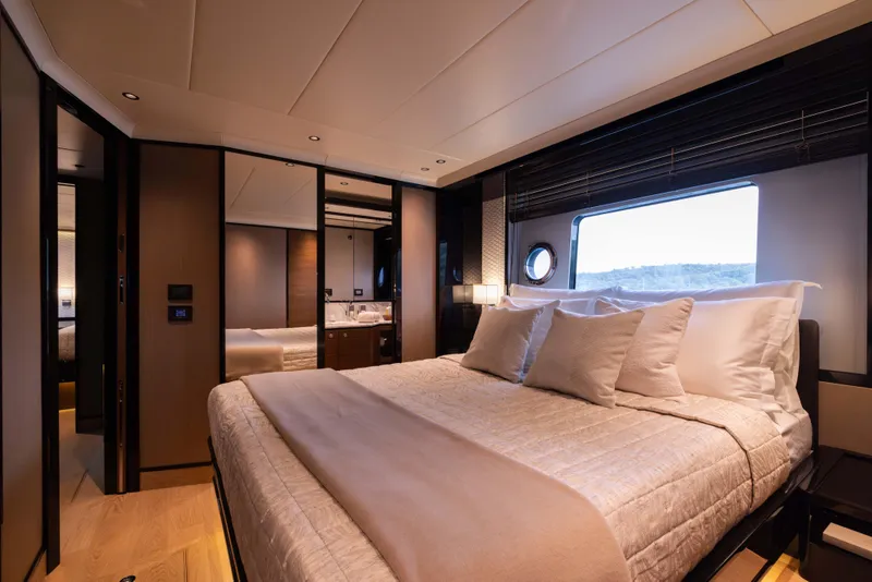 Slide: The Image of Absolute Navetta 75 2026 - 61