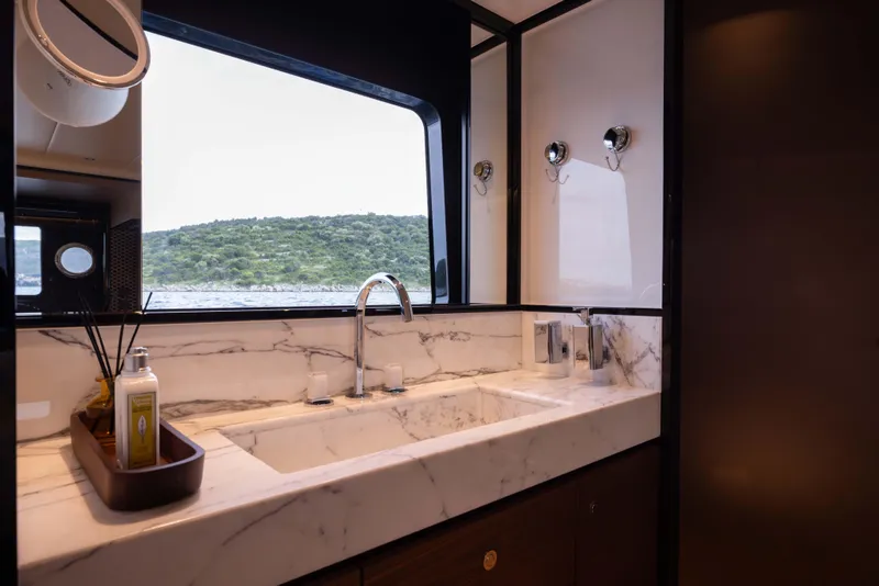 Slide: The Image of Absolute Navetta 75 2026 - 56