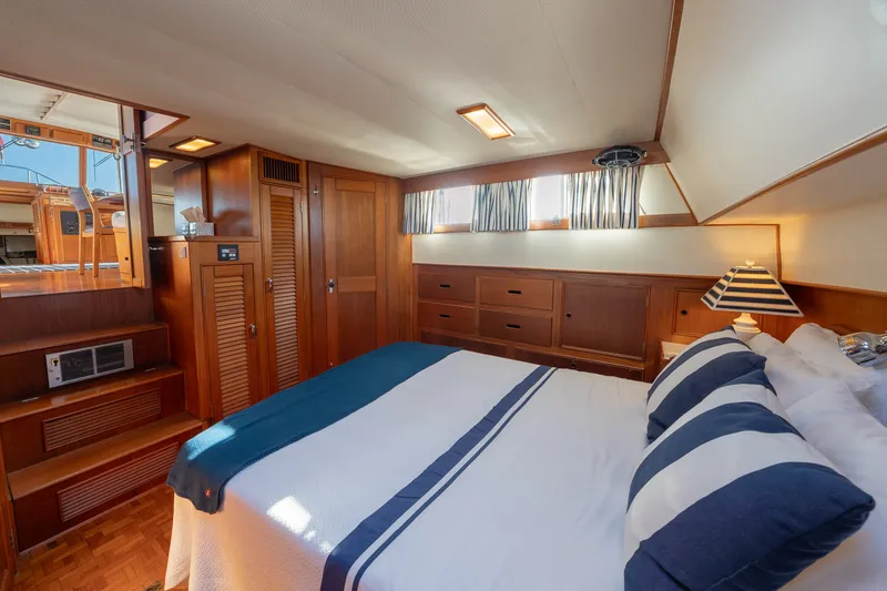 Slide: The Image of 1992 Grand Banks 42’ Classic “LIZZIE” Offered by Northstar Yacht Sales - Please Contact: Chris Carney, CPYB at 401-633-2070 - 34