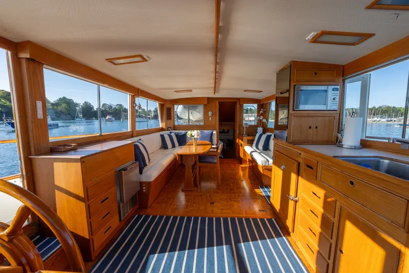 Slide: The Image of 1992 Grand Banks 42’ Classic “LIZZIE” Offered by Northstar Yacht Sales - Please Contact: Chris Carney, CPYB at 401-633-2070 - 18