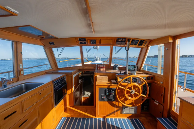Slide: The Image of 1992 Grand Banks 42’ Classic “LIZZIE” Offered by Northstar Yacht Sales - Please Contact: Chris Carney, CPYB at 401-633-2070 - 16