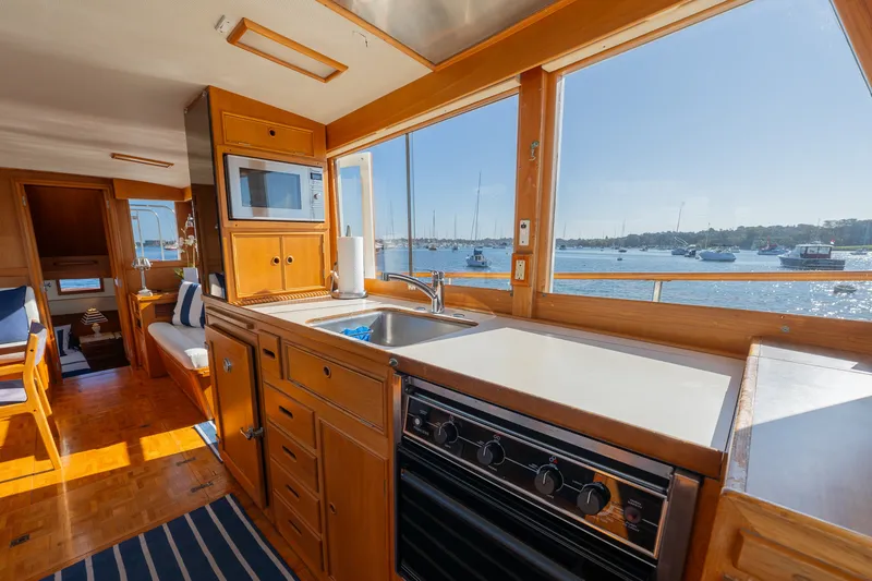 Slide: The Image of 1992 Grand Banks 42’ Classic “LIZZIE” Offered by Northstar Yacht Sales - Please Contact: Chris Carney, CPYB at 401-633-2070 - 25
