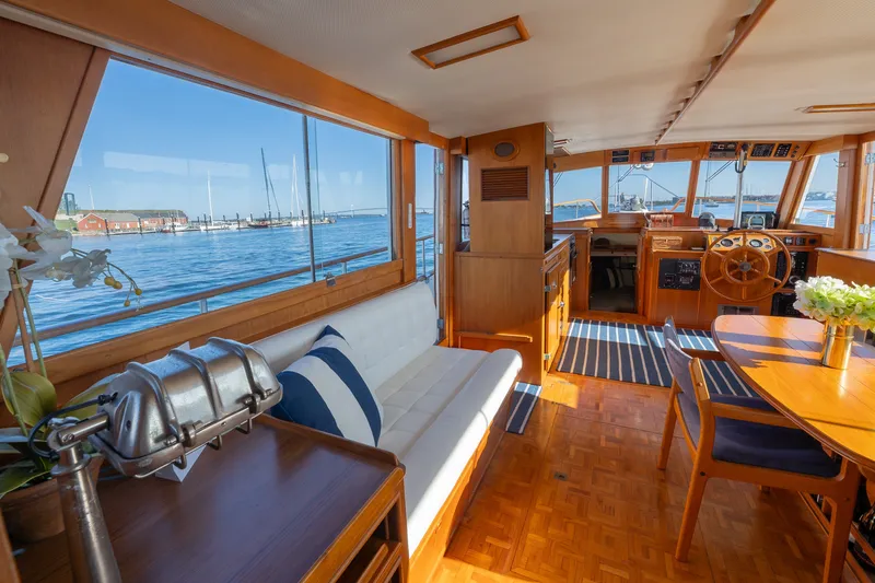 Slide: The Image of 1992 Grand Banks 42’ Classic “LIZZIE” Offered by Northstar Yacht Sales - Please Contact: Chris Carney, CPYB at 401-633-2070 - 20