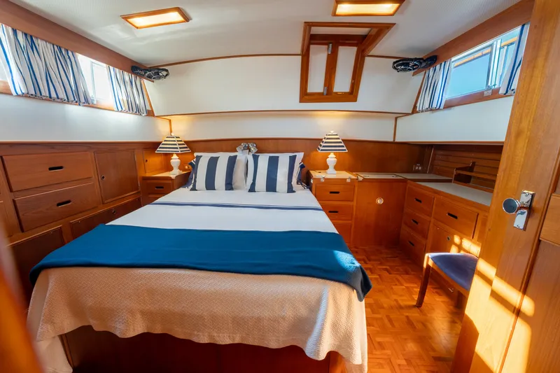 Slide: The Image of 1992 Grand Banks 42’ Classic “LIZZIE” Offered by Northstar Yacht Sales - Please Contact: Chris Carney, CPYB at 401-633-2070 - 31