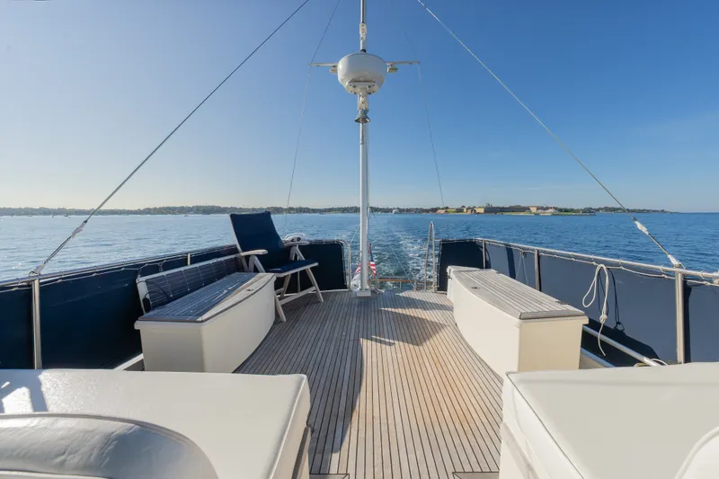 Slide: The Image of 1992 Grand Banks 42’ Classic “LIZZIE” Offered by Northstar Yacht Sales - Please Contact: Chris Carney, CPYB at 401-633-2070 - 15