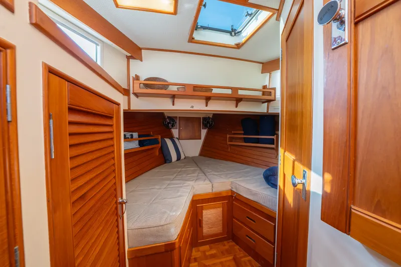 Slide: The Image of 1992 Grand Banks 42’ Classic “LIZZIE” Offered by Northstar Yacht Sales - Please Contact: Chris Carney, CPYB at 401-633-2070 - 28