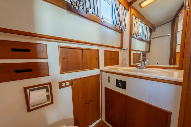 Slide: The Image of 1992 Grand Banks 42’ Classic “LIZZIE” Offered by Northstar Yacht Sales - Please Contact: Chris Carney, CPYB at 401-633-2070 - 36