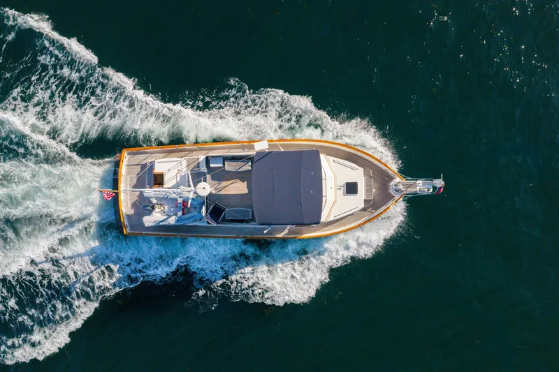 Slide: The Image of 1992 Grand Banks 42’ Classic “LIZZIE” Offered by Northstar Yacht Sales - Please Contact: Chris Carney, CPYB at 401-633-2070 - 51