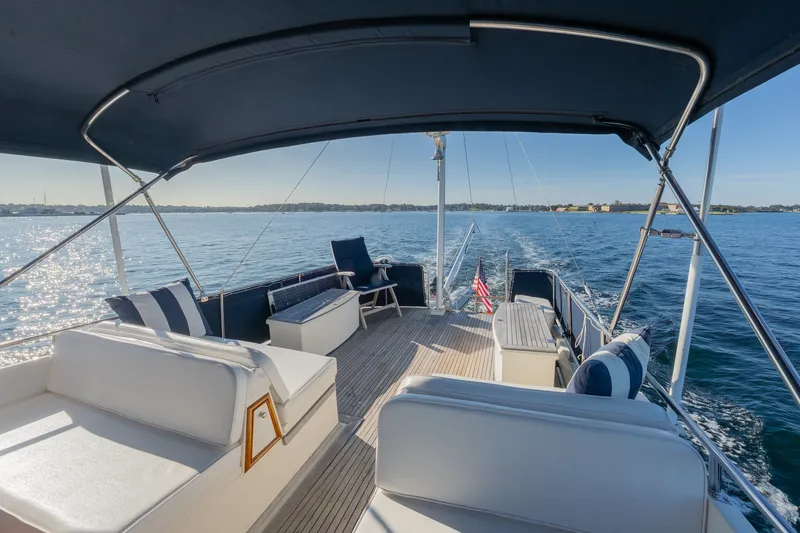Slide: The Image of 1992 Grand Banks 42’ Classic “LIZZIE” Offered by Northstar Yacht Sales - Please Contact: Chris Carney, CPYB at 401-633-2070 - 14
