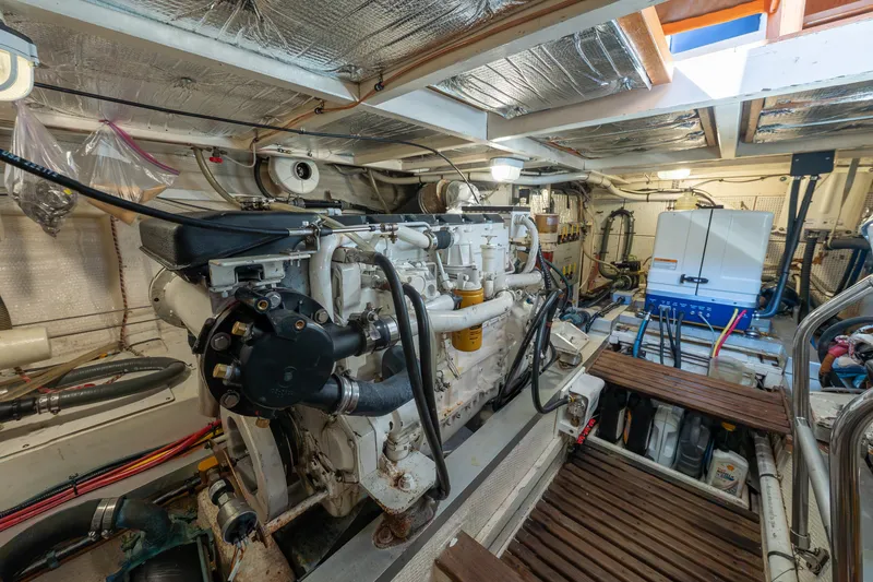 Slide: The Image of 1992 Grand Banks 42’ Classic “LIZZIE” Offered by Northstar Yacht Sales - Please Contact: Chris Carney, CPYB at 401-633-2070 - 41