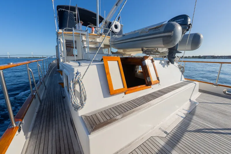 Slide: The Image of 1992 Grand Banks 42’ Classic “LIZZIE” Offered by Northstar Yacht Sales - Please Contact: Chris Carney, CPYB at 401-633-2070 - 9
