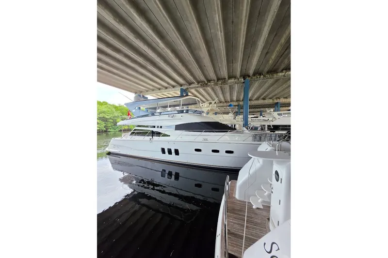 Slide: The Image of Neptunus Flybridge MY 2008 - 181