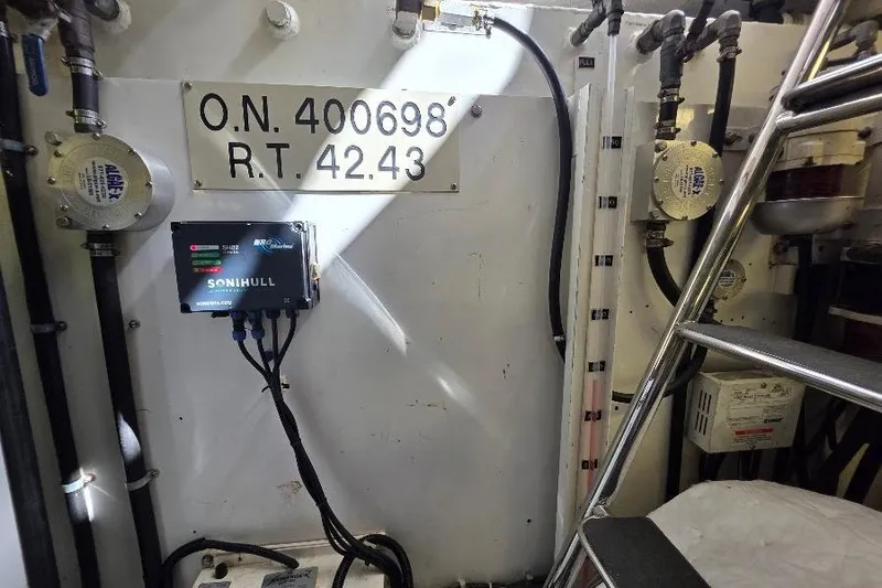 Slide: The Image of Engine room of 2008 Neptunus Flybridge MY with Sonihull system and equipment. - 164
