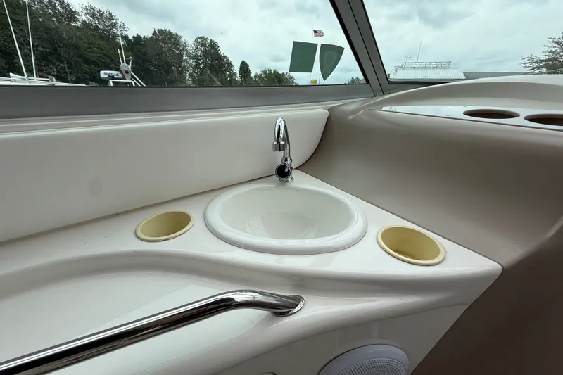 Slide: The Image of Interior sink area on a 2000 Sea Ray 340 Sundancer boat. - 18