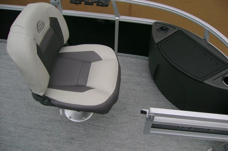 Slide: The Image of 2027 Sun Tracker Bass Buggy 18 DLX boat seat and console detail. - 15