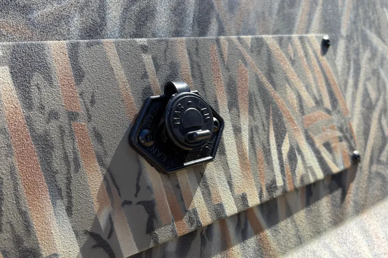 Slide: The Image of Camouflage detail on 2027 Tracker Grizzly 1650 T Prairie Wings Edition boat. - 18