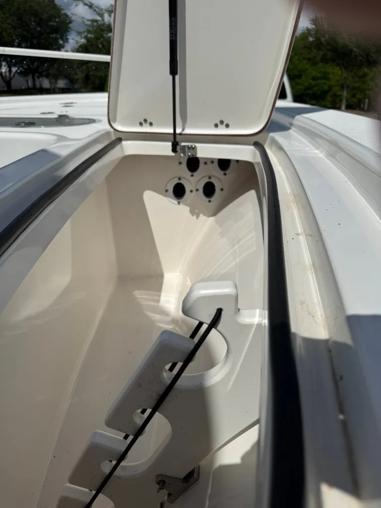 Slide: The Image of Sea Pro 248 Bay 2018 - 13