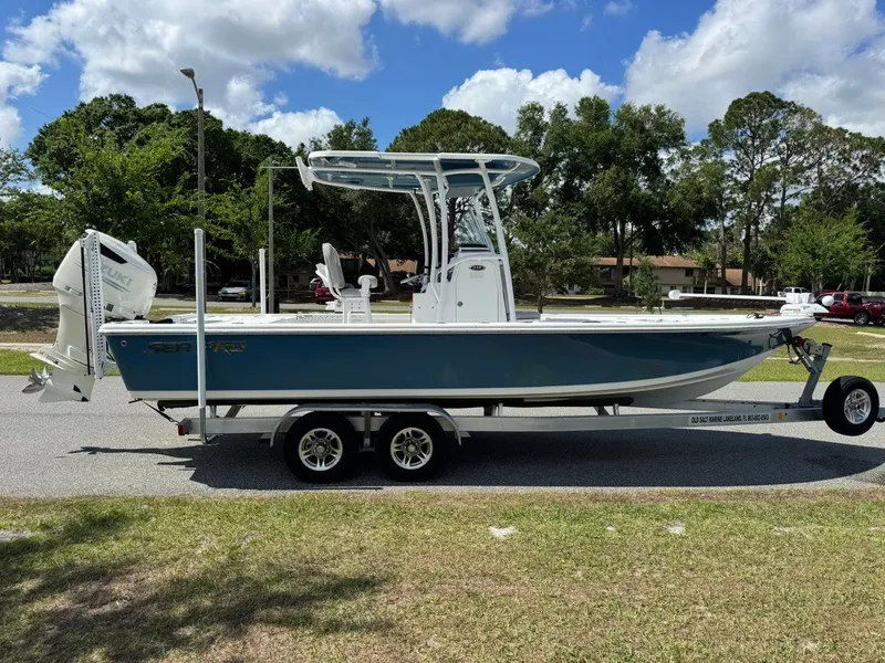 Slide: The Image of Sea Pro 248 Bay 2018 - 1