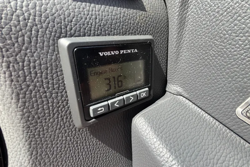 Slide: The Image of Volvo Penta engine hour meter showing 316 hours on 2017 Regal 2800 Bowrider. - 20